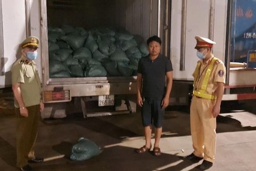 Quảng Ninh: Phát hiện và thu giữ nhiều thực phẩm không rõ nguồn gốc