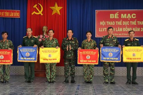 Bến mạc Hội thao LLVT tỉnh