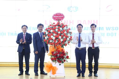 Bệnh viện đa khoa tỉnh Phú Thọ vinh dự nhận Giải thưởng Bạch kim từ Hội Đột quỵ thế giới