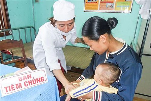 Phát triển y tế cơ sở theo hướng công bằng, hiệu quả. Bài 3: Tạo nền tảng tiến tới bao phủ chăm sóc sức khỏe toàn dân