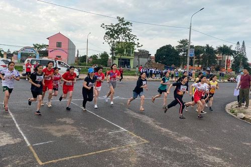 65 vận động viên tham gia giải Việt dã