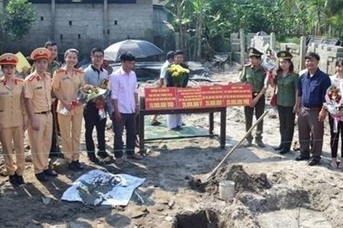 Hỗ trợ xây nhà tình nghĩa cho gia đình mẹ Việt Nam anh hùng