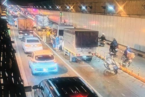 TP.HCM: 4 ô tô tông liên hoàn trong hầm Thủ Thiêm