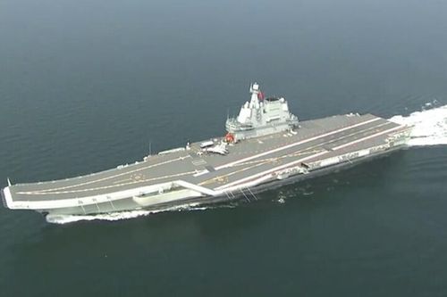 Trung Quốc đưa tàu sân bay, tàu tấn công đổ bộ vào Biển Đông, Việt Nam lên tiếng