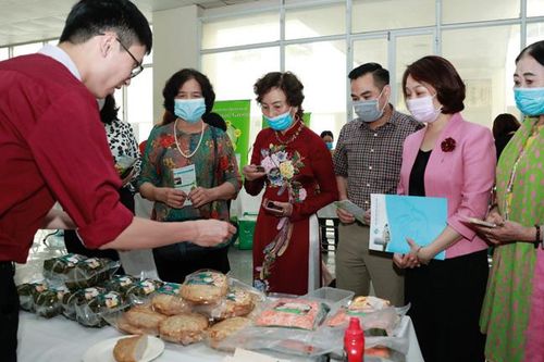 Hội viên phụ nữ thúc đẩy sản xuất, tiêu thụ nông sản an toàn vì sức khỏe cộng đồng