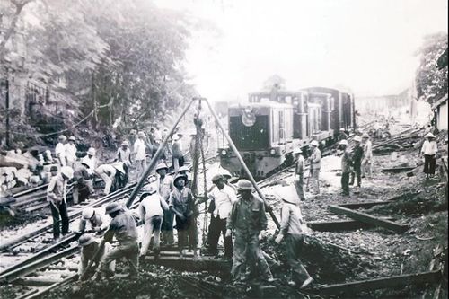 Đường tàu khát vọng 'đi suốt bốn mùa Xuân'