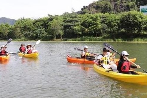 Tràng An đón du khách đi đôi với tăng cường phòng, chống dịch Covid-19
