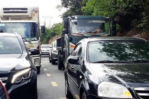 Du khách ùn ùn đổ về Đà Lạt, đèo Bảo Lộc ùn tắc từ rạng sáng