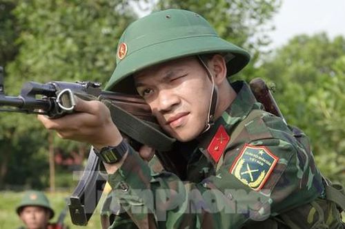 'Lính 88' vượt nắng, thắng mưa trên thao trường, bãi tập