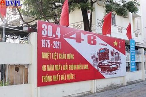 Phố phường Đà Nẵng khoác 'màu áo mới' dịp lễ 30/4 và 1/5
