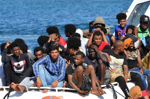 Khoảng 100 người di cư tới châu Âu được giải cứu ngoài khơi Libya