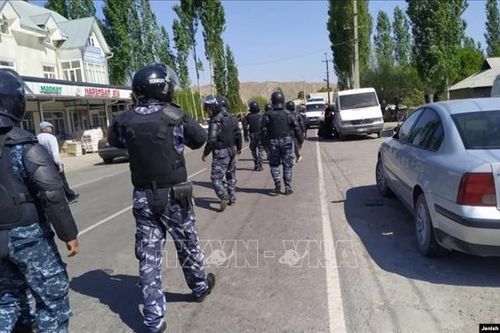 Kyrgyzstan và Tajikistan nhất trí ngừng bắn và tổ chức các nhóm tuần tra chung tại biên giới
