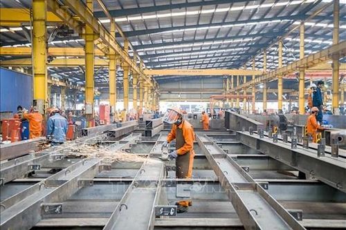 Tháng 4, sản xuất công nghiệp của cả nước tăng hơn 24%