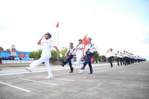 Quân dân huyện đảo Trường Sa luôn phát huy truyền thống của đơn vị anh hùng