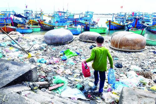 Kiểm soát ô nhiễm vi nhựa: Thiếu hành lang pháp lý