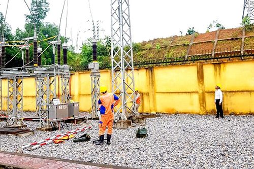 Đảm bảo an toàn lưới điện mùa nắng nóng