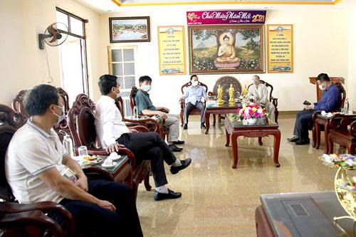 Lãnh đạo tỉnh kiểm tra công tác phòng, chống dịch tại các di tích, đền chùa