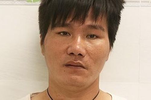 Nổ súng khống chế kẻ cầm dao chống trả công an