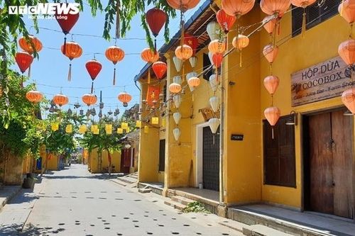Bộ VHTT&DL yêu cầu tạm dừng các lễ hội, tập trung chống dịch COVID-19