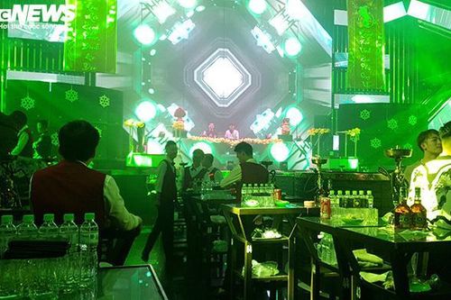Hải Phòng đóng cửa quán bar, karaoke, phạt nặng người không đeo khẩu trang