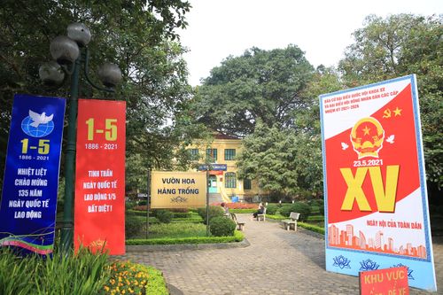 Hà Nội êm đềm trong sớm đầu tiên của kỳ nghỉ lễ