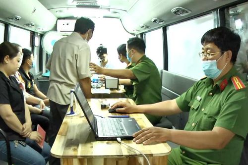 Thành phố Hồ Chí Minh cấp căn cước gắn chíp điện tử cho người tạm trú