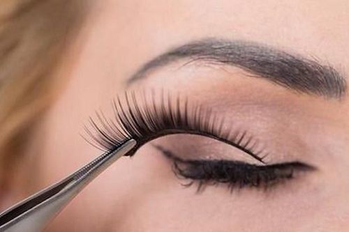 Mi giả có thể khiến bạn mắc các bệnh nguy hiểm về mắt