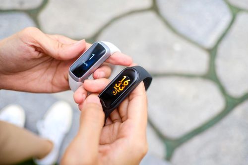 Loạt vòng đeo tay thông minh giá rẻ có tính năng giống Apple Watch 6