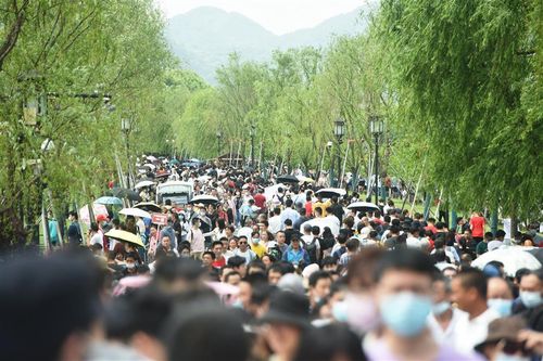 Các điểm du lịch Trung Quốc đông kín khách vào kỳ nghỉ 1/5