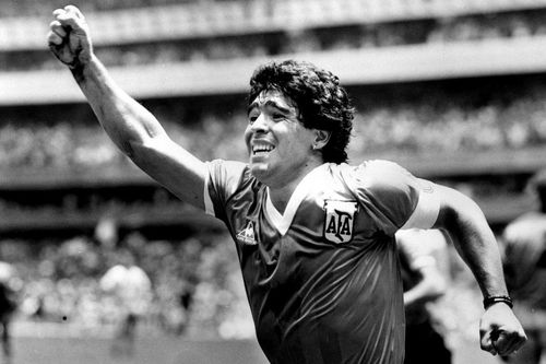 Maradona không được chăm sóc trong lúc bị cơn đau hành hạ