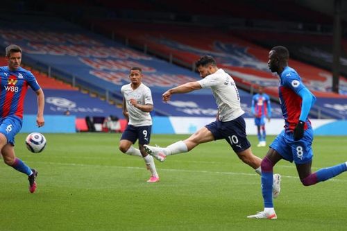 Hạ Crystal Palace 2-0, Man City chạm một tay vào cúp vô địch