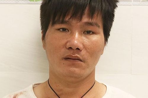 Nổ súng khống chế kẻ cầm dao tấn công công an