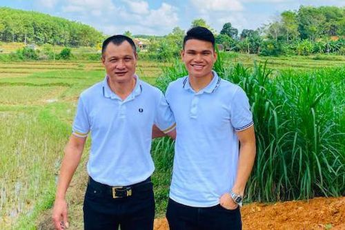 Cầu thủ SLNA viết tâm thư xúc động chia tay HLV Ngô Quang Trường