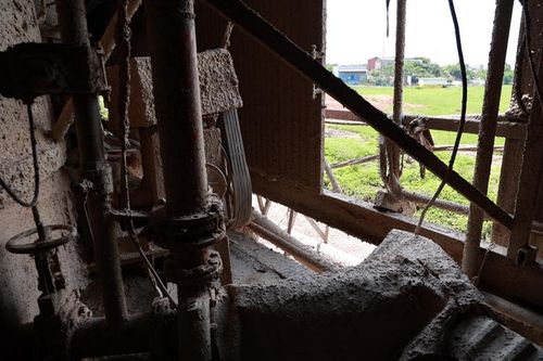 Bên trong nhà máy sản xuất giấy gây ô nhiễm môi trường vừa bị đình chỉ