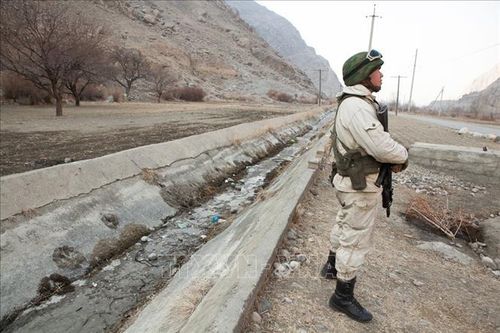 Kyrgyzstan cáo buộc Tajikistan nã súng vào nhà dân, vi phạm lệnh ngừng bắn