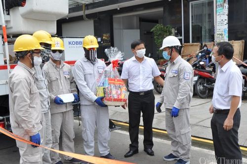 EVNHCMC: Nhiều hoạt động thiết thực, hỗ trợ chăm lo người lao động trong 'Tháng Công nhân'