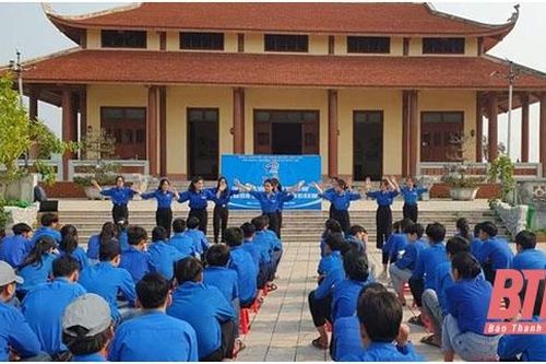 Quan tâm giáo dục truyền thống cách mạng cho thế hệ trẻ