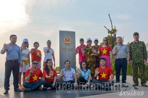 Nơi 'một tiếng gà gáy, ba nước cùng nghe'