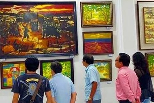 Triển lãm 'Sắc màu của biển'