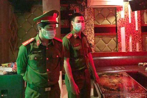 Hà Nội: Kiểm tra xử lý nghiêm cơ sở kinh doanh bar, karaoke hoạt động 'chui'