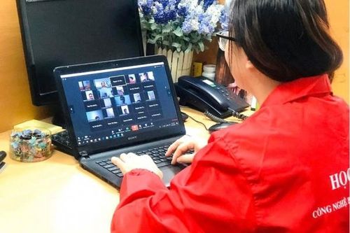 Sau đợt nghỉ lễ, nhiều trường chuyển sang dạy học trực tuyến