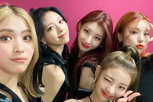 Chưa kịp khen ITZY xinh lên, netizen đã phát cáu khi nhìn đôi mắt Yeji và mái tóc Ryu Jin
