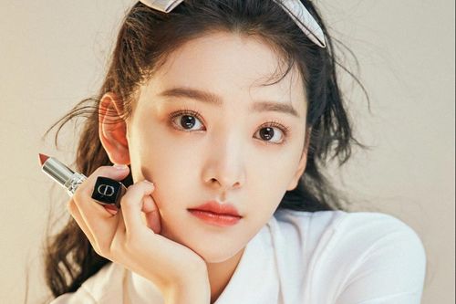 Nữ diễn viên đánh bại Cổ Thiên Lạc, Quách Phú Thành ở phòng vé là ai?