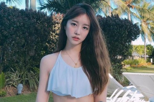 Nữ ca sĩ Hàn kể cách trốn công ty đi gặp bạn trai