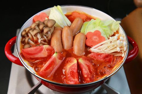 Cách làm nước lẩu cà chua chuẩn vị cho dịp lễ