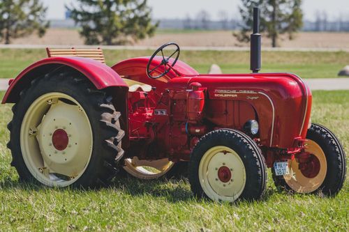 Chiếc máy kéo 'đồ cổ' của Porsche