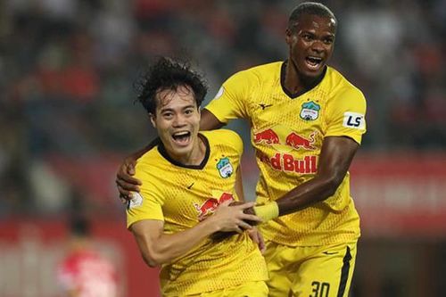 Điểm nhấn HAGL 2-2 Bình Dương: Văn Toàn, Công Phượng tỏa sáng. HAGL kém may