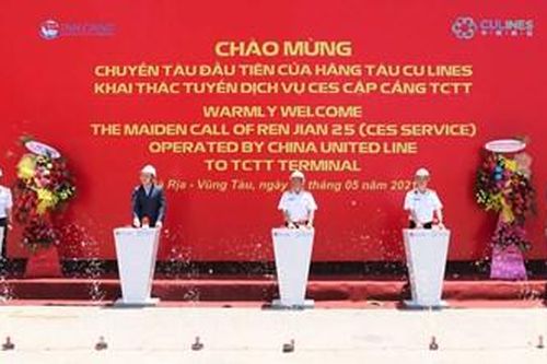 Đón chuyến tàu đầu tiên tuyến dịch vụ CES cập cảng Tân Cảng - Cái Mép Thị Vải
