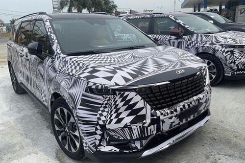 Kia Sedona 2021 'ngụy trang kín mít' xuất hiện trên phố Việt