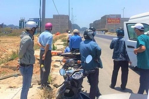 Người đàn ông nước ngoài tử vong ở vỉa hè với vết cắt ở cổ